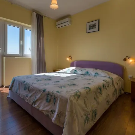 With A Parking Space - 13450 * Crikvenica